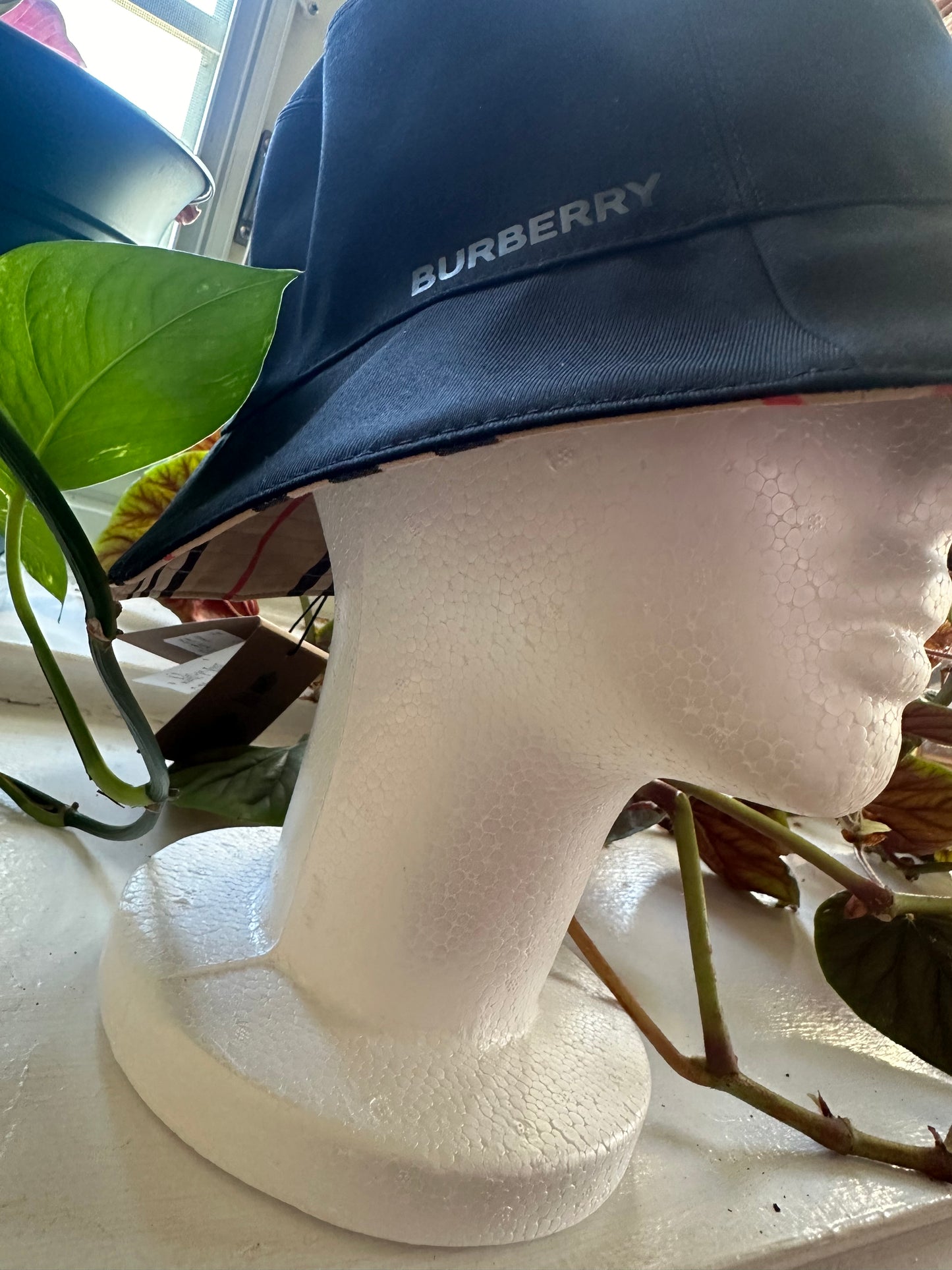 Authentic Burberry Reversible bucket hats sz XL