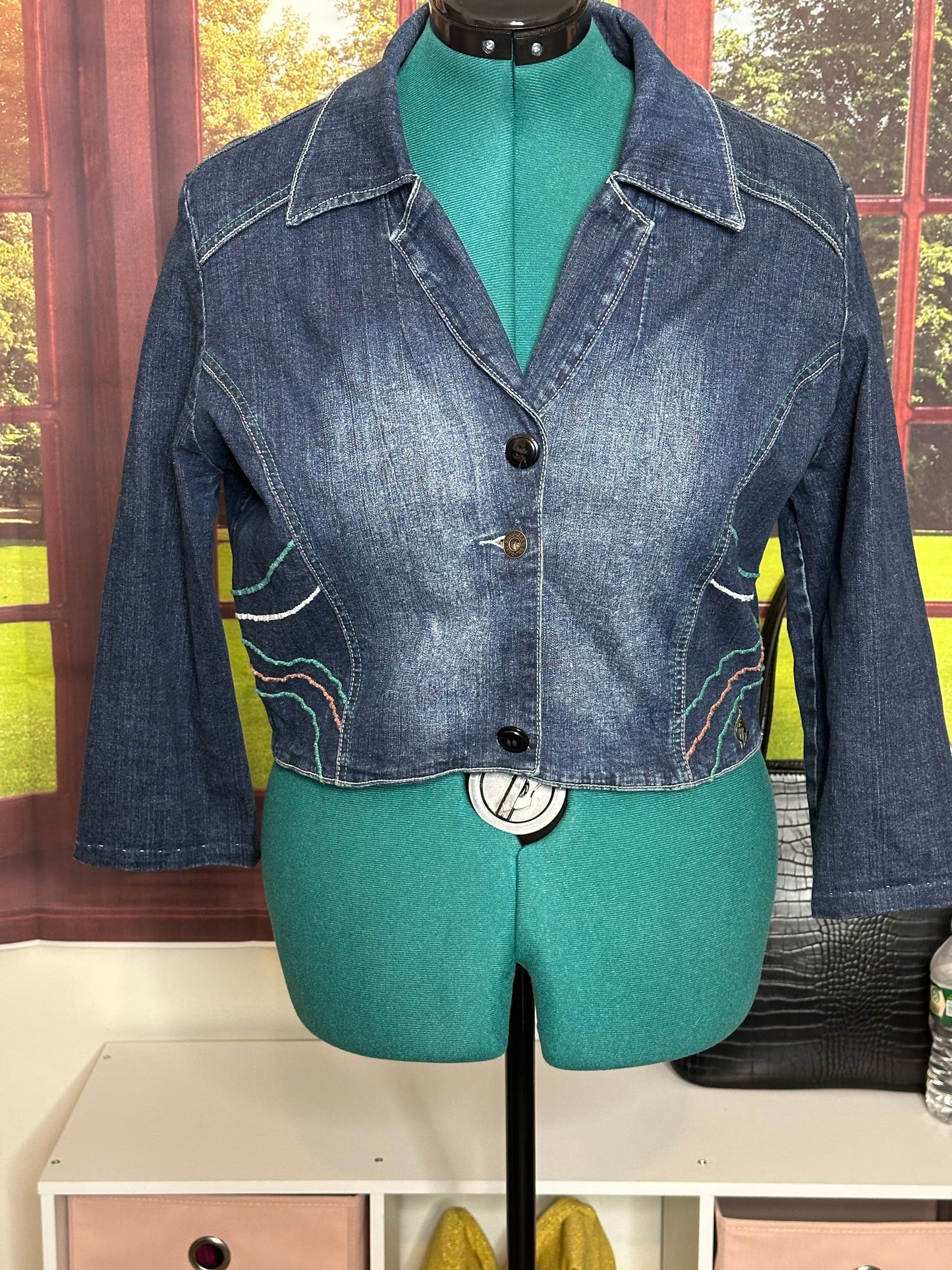 Preloved Baby Phat cropped denim jacket sz L