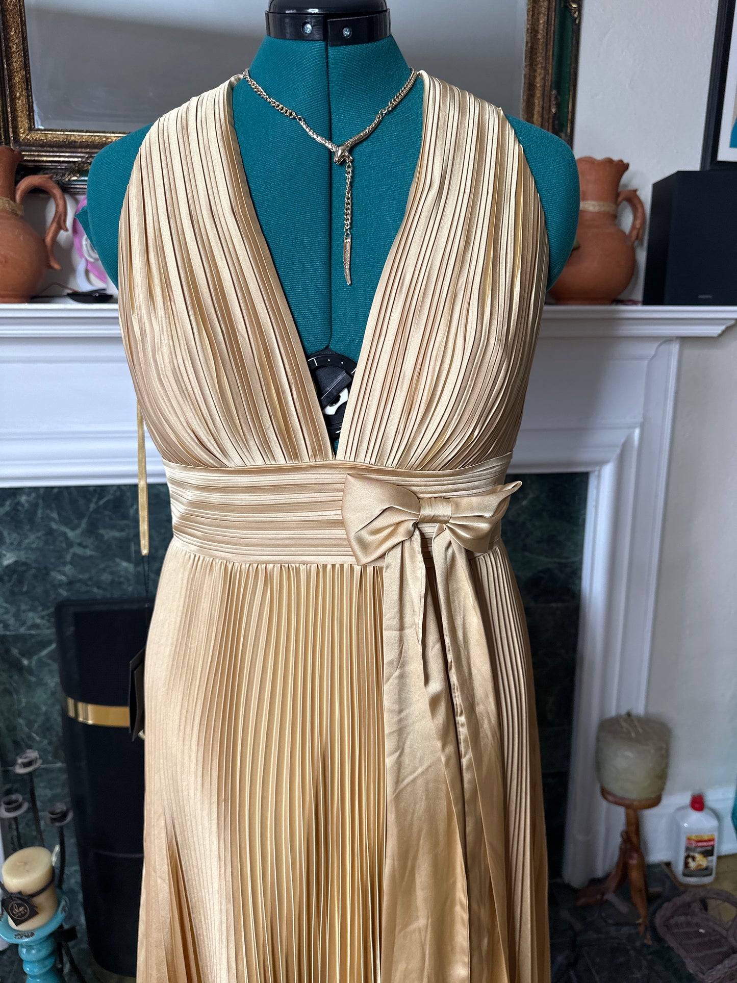 NEW Mac Duggal Halter gown sz 12 (hook and eye needs reinforcement)