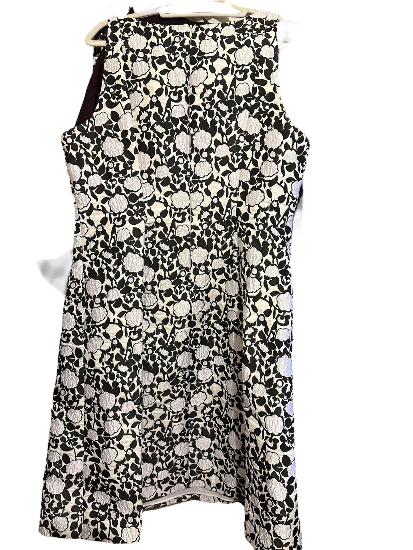 Preloved Adriana Papell B/W fit and flare sheath dress sz 14