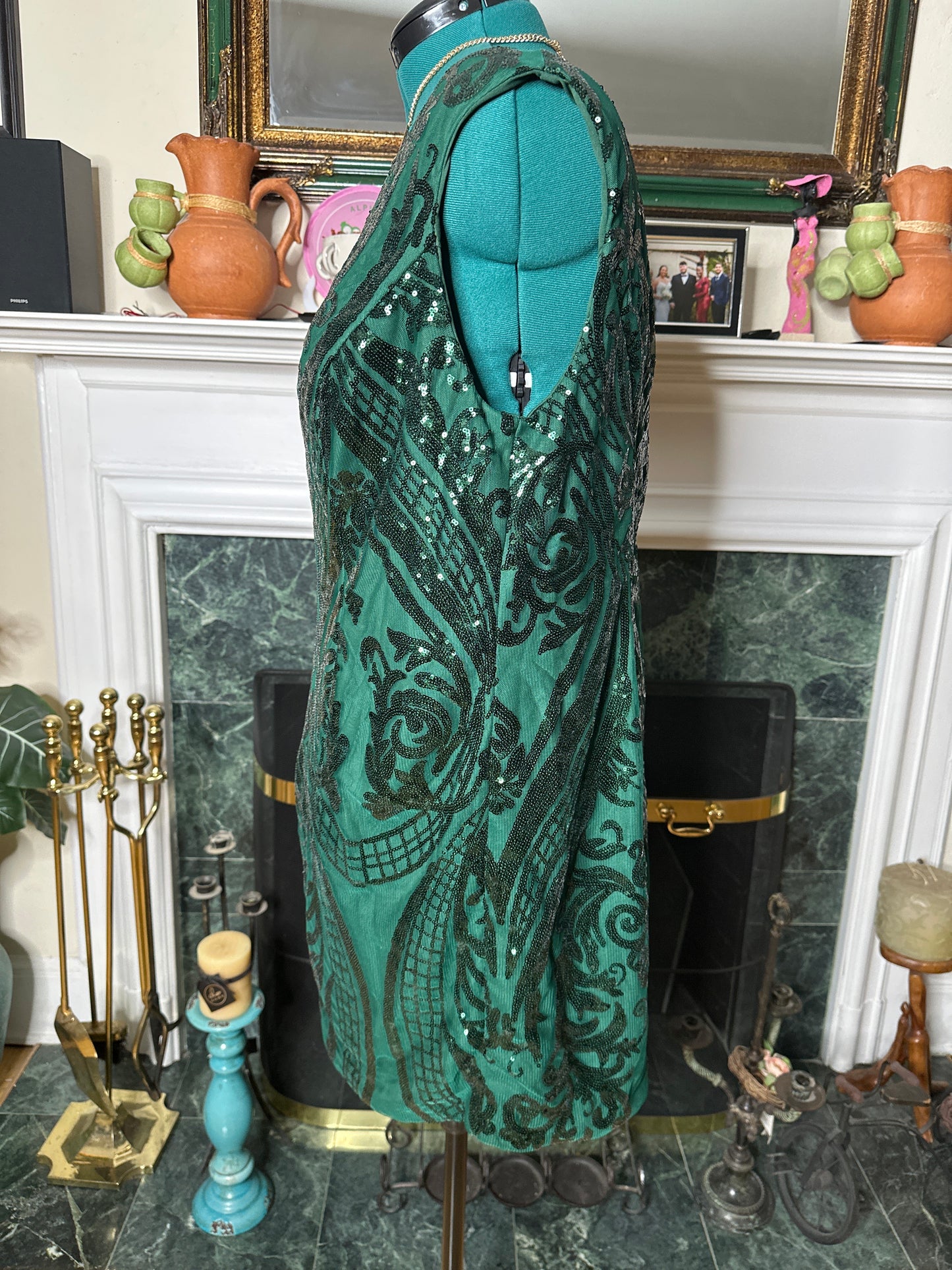 Emerald green one shoulder sequin dress sz 20 best fits 16/18 pit 22”