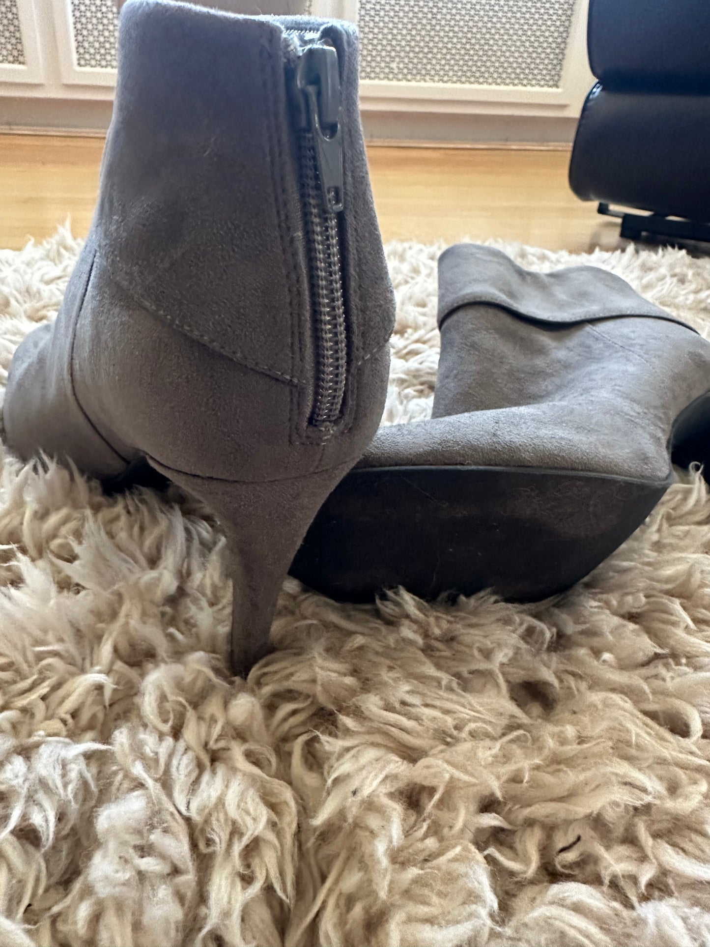 Grey suede bootie sz 11 4" heel *Disclaimer see pic