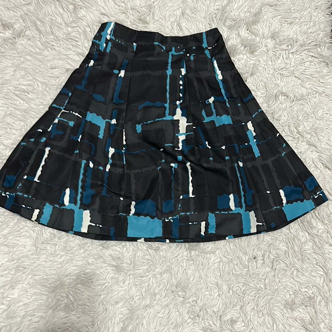 82Express Design Studio Skirt Sz 2