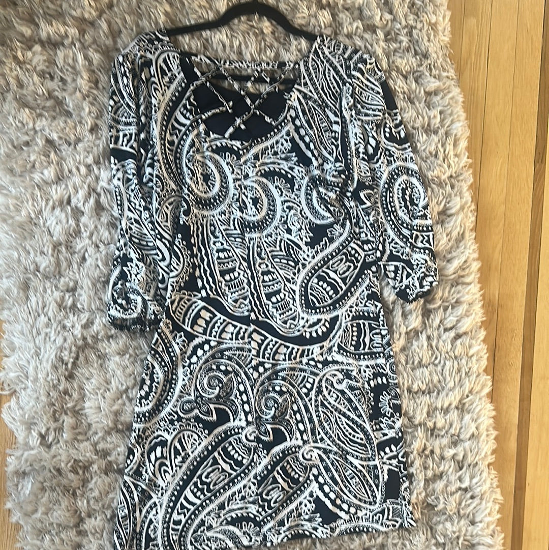 b/w dress sz 12