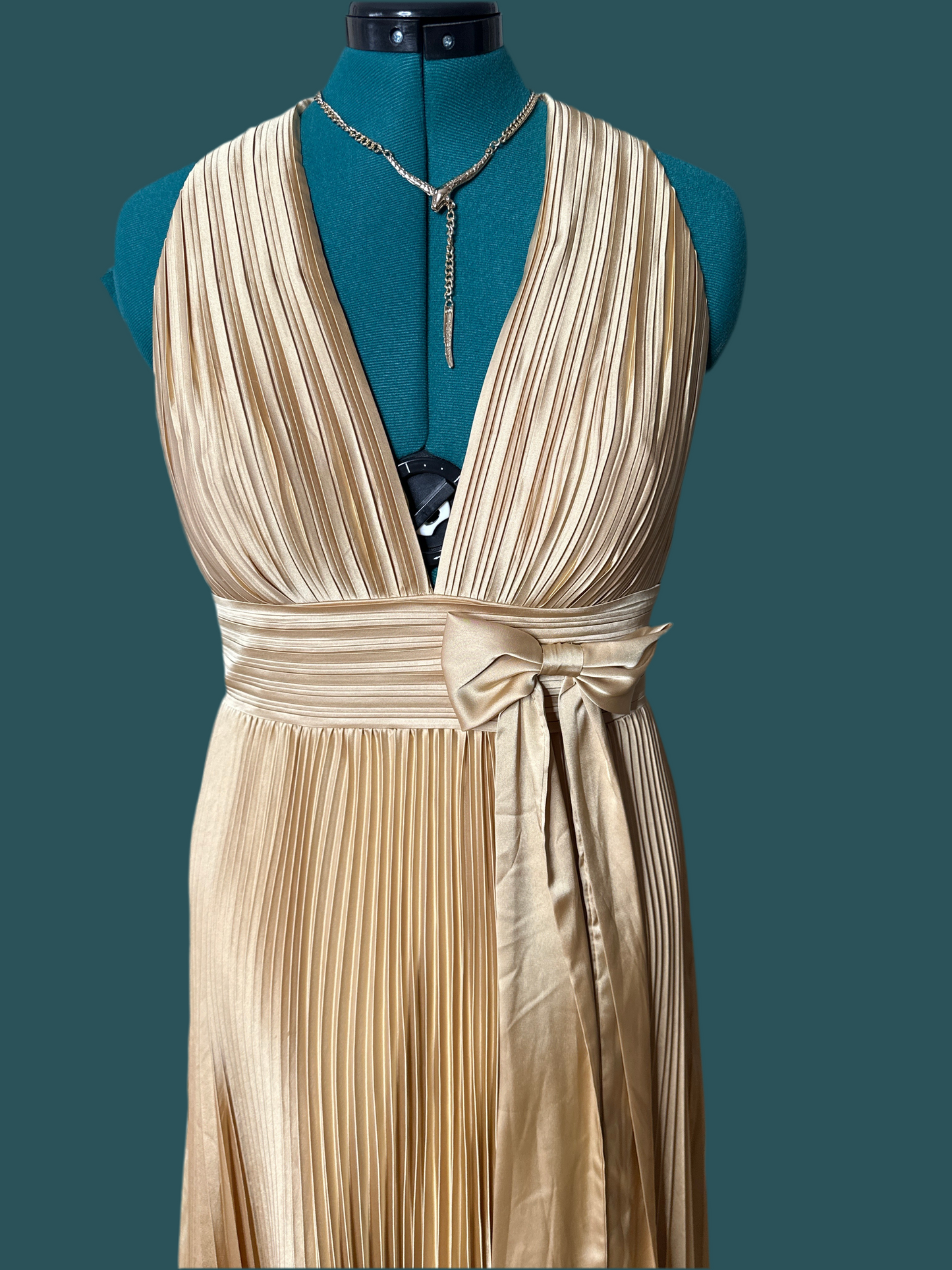 NEW Mac Duggal Halter gown sz 12 (hook and eye needs reinforcement)