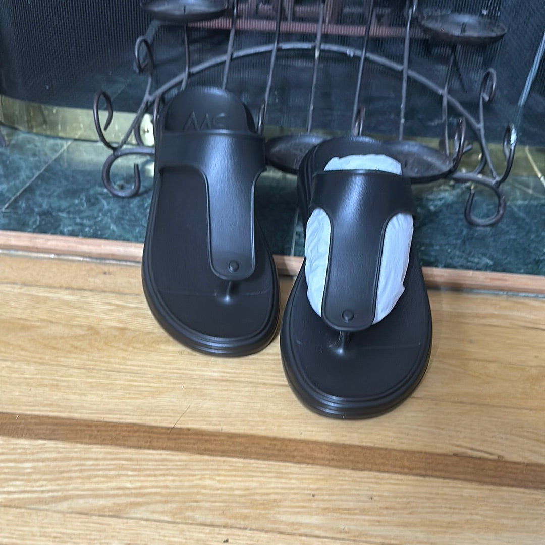 Stuart Weitzman Black T-Strap Slide sz 11