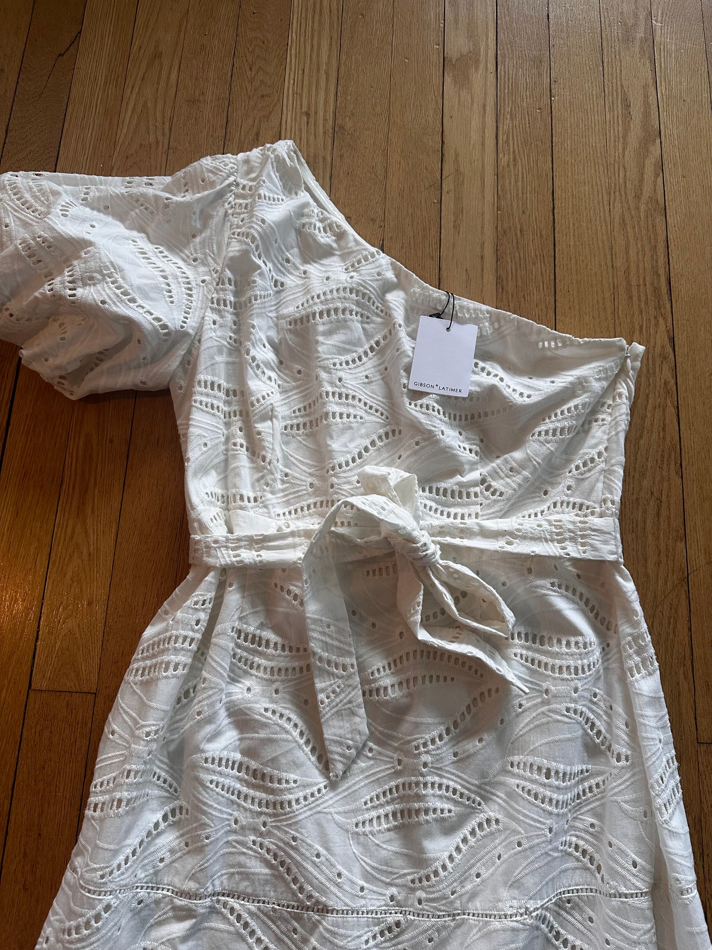 NWT Gibson and Latimor One Shoulder White Eyelet Dress With Belt Sz L