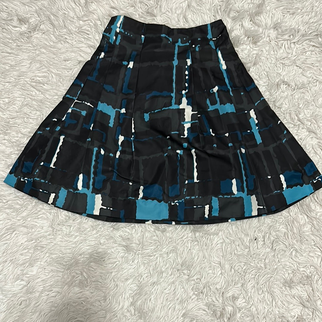 82Express Design Studio Skirt Sz 2