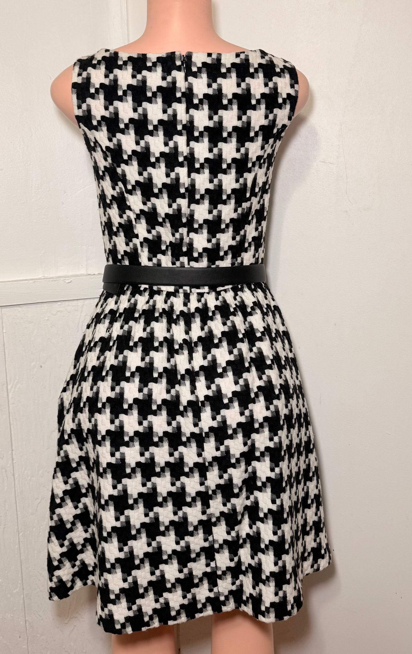 Jessica Sim houndstooth Dress Sz 10 with pockets