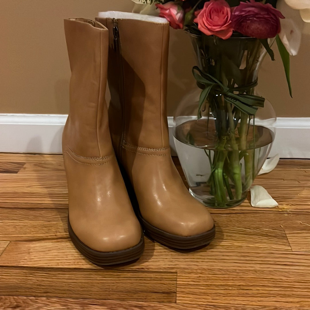 Sun Stone NWB Tan Boots Sz 11
