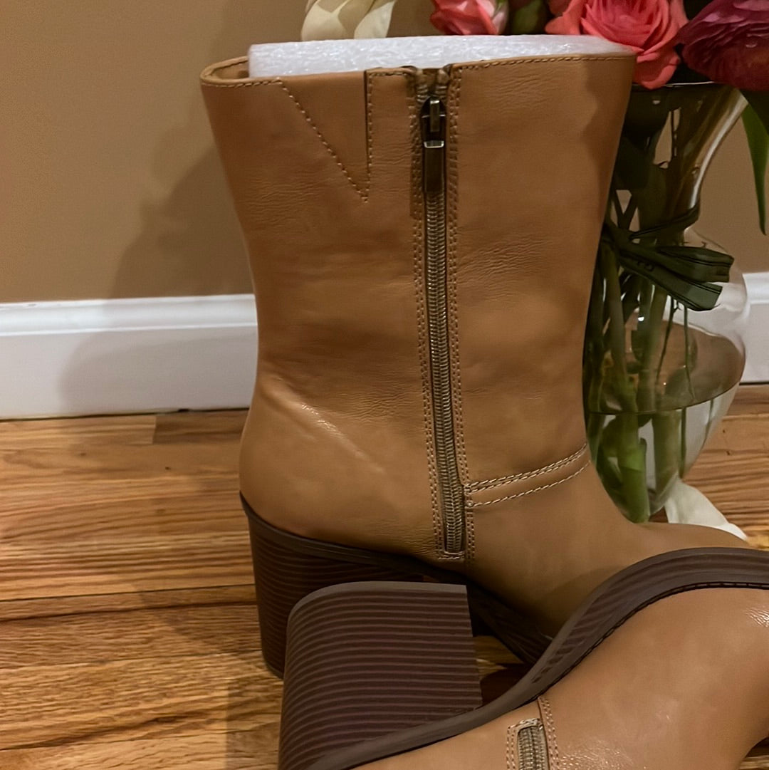 Sun Stone NWB Tan Boots Sz 11