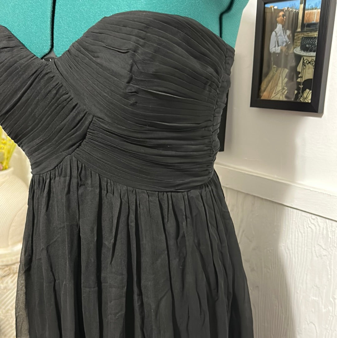 8.15 DONNA MORGAN BLACK STRAPLESS GOWN SZ 10