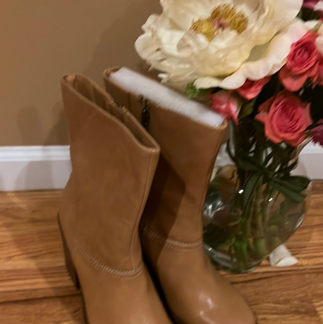 Sun Stone NWB Tan Boots Sz 11