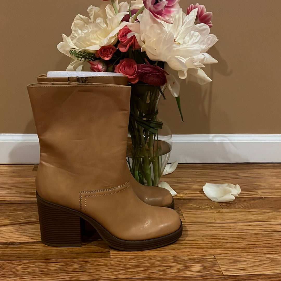 Sun Stone NWB Tan Boots Sz 11