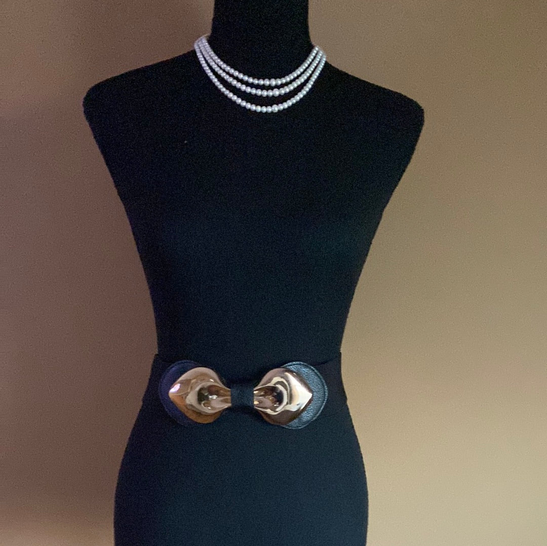 020922 Elastic Back closure belt Sz/M w/Gold hardware
