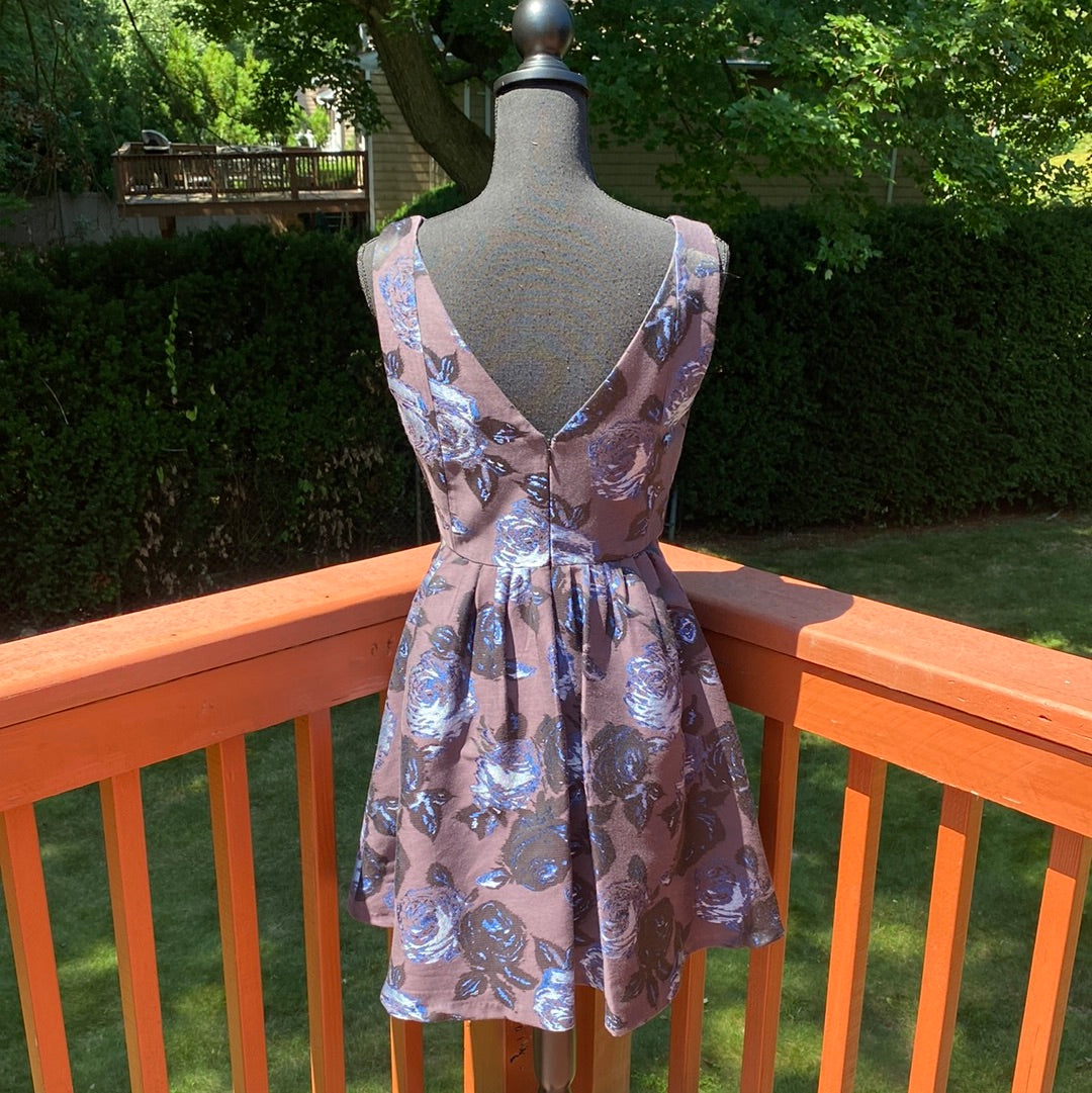 703 MUSE BABY BLUE PRINT EVENING COCKTAIL DRESS SZ 4