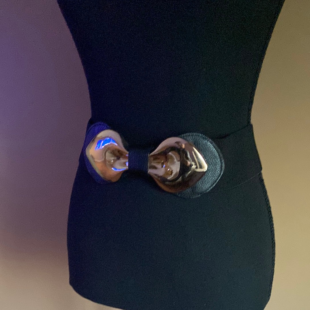 020922 Elastic Back closure belt Sz/M w/Gold hardware
