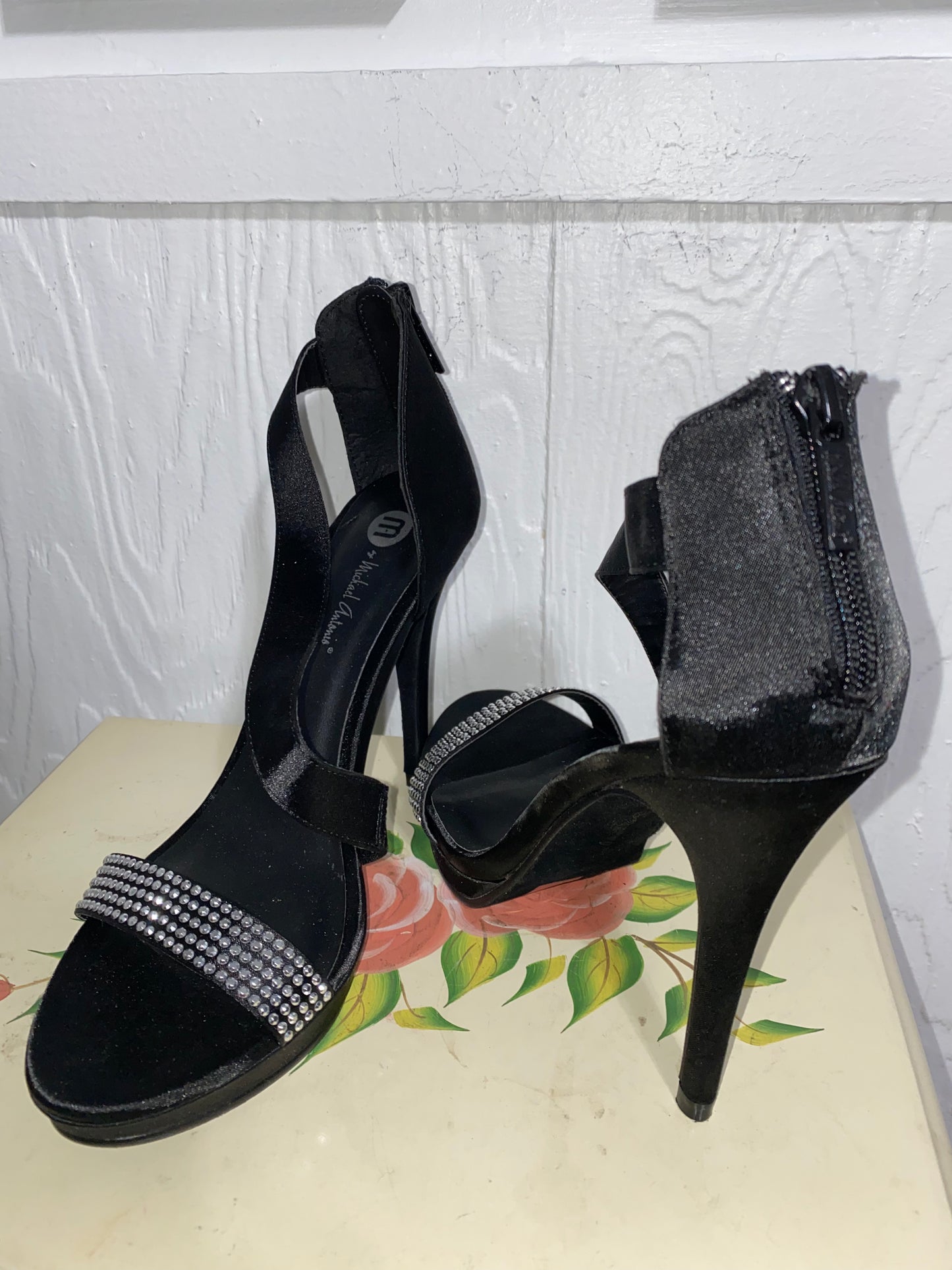 4.20 Michael Antonio Blk Satin Heel w Rhinestones