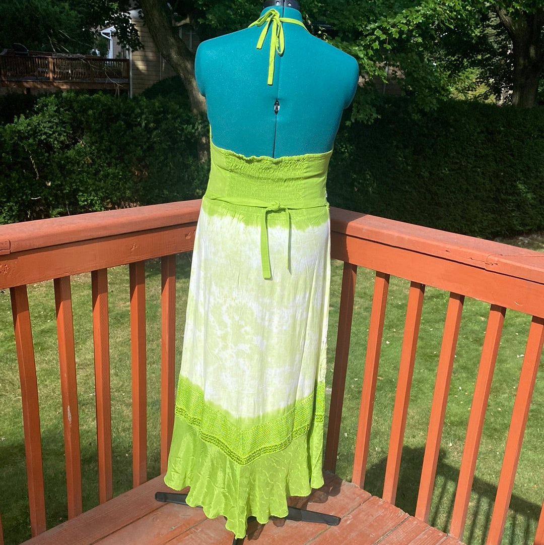 S721 NWT LACE EMBROIDERED SUNDRESS SZ L/XL (FITS FROM M-XL)