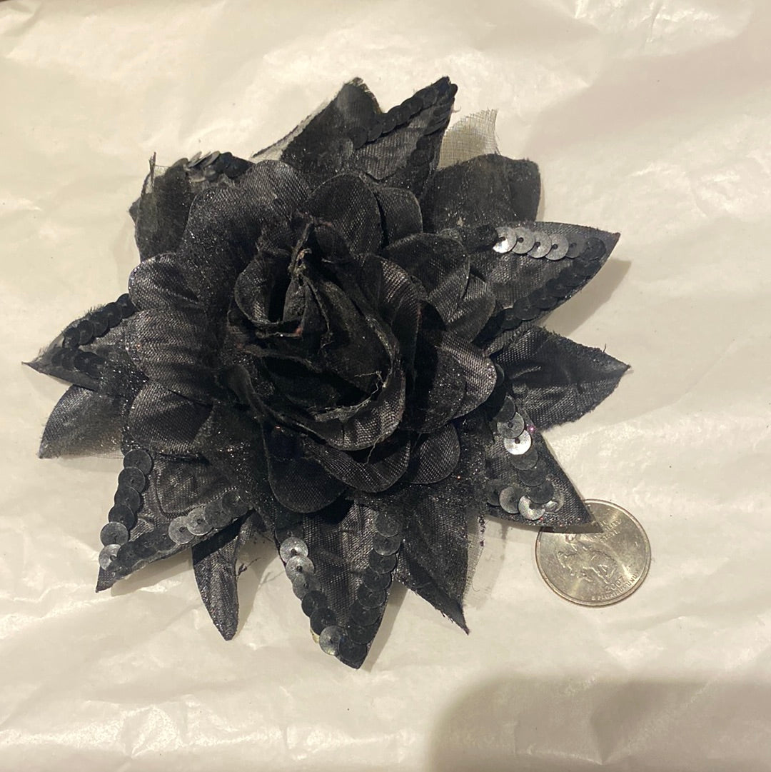 S730 CHARCOAL FLOWER BROOCH