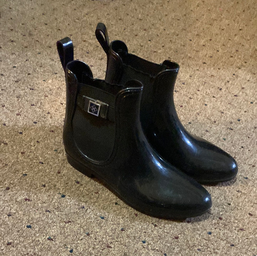 22622D DAV BLACK GLASGOW ANKLE BOOTS SZ 9