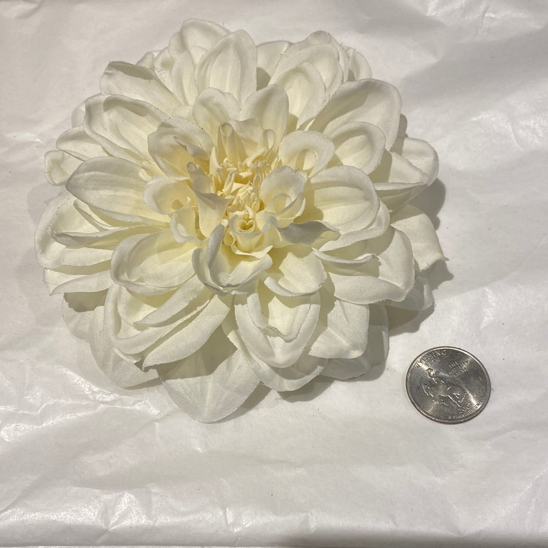 S730 LARGE WHITE FLOWER BROOCH