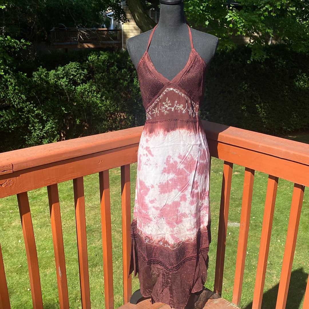 S721 NWT LACE EMBROIDERED SUNDRESS SZ L/XL (FITS FROM M-XL)