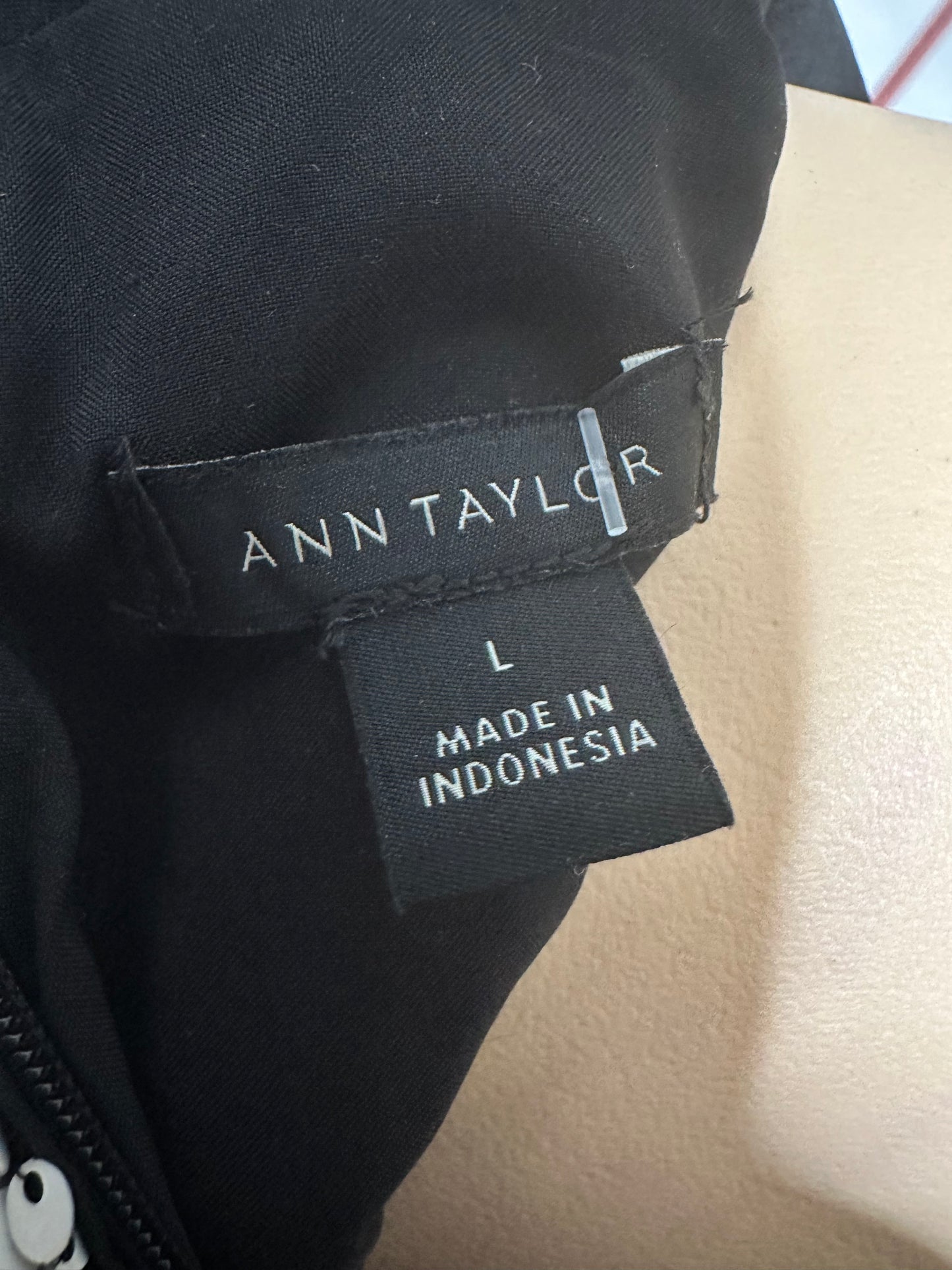 Ann Taylor B/W sequins top sz L