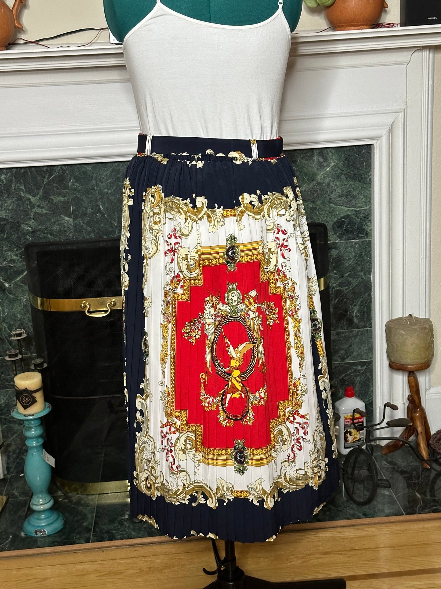 Red printed pleated skirt. elastic waist stretches to XL (42") Belt 36"