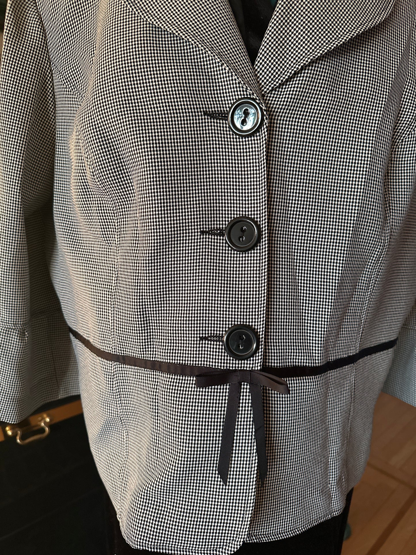B/W checkered blazer w/ bell sleeves sz 24W