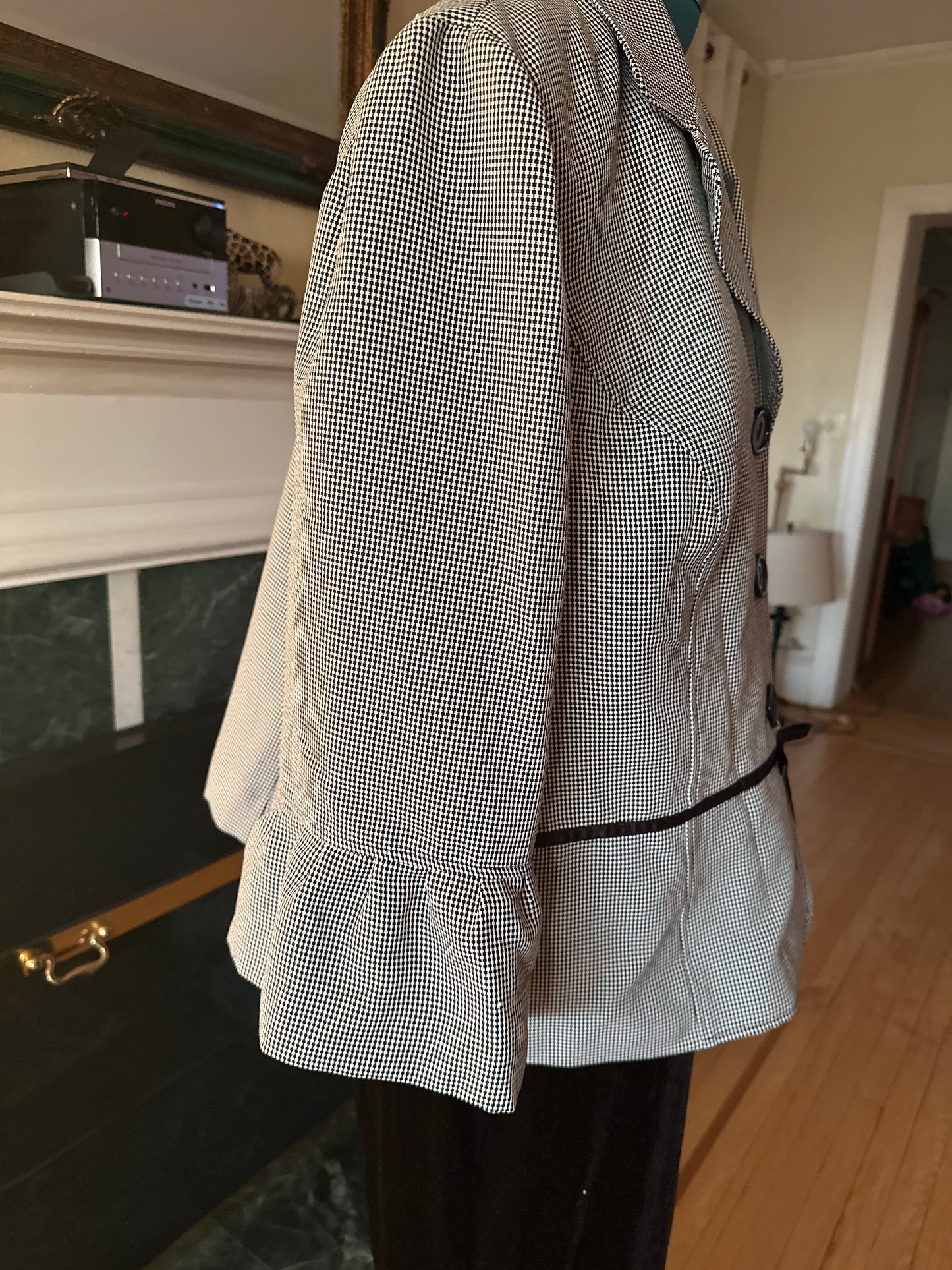 B/W checkered blazer w/ bell sleeves sz 24W