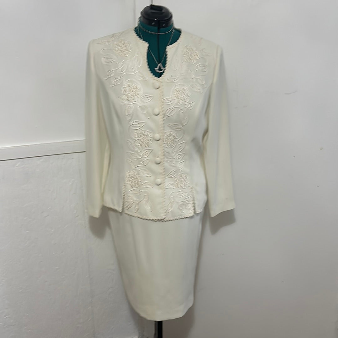 Chestudio Cream Suit Sz 12