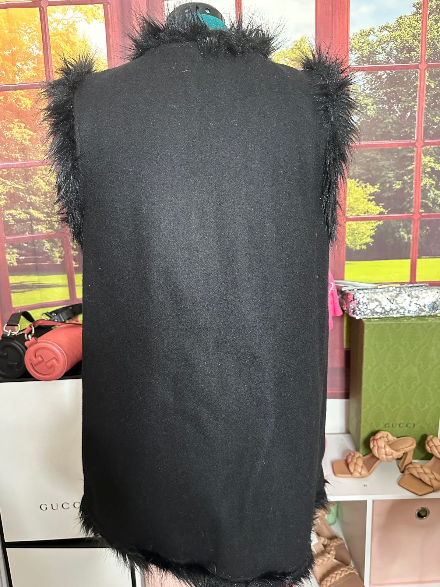 MM Vintage Black vest with faux fur trim and gold accents sz L