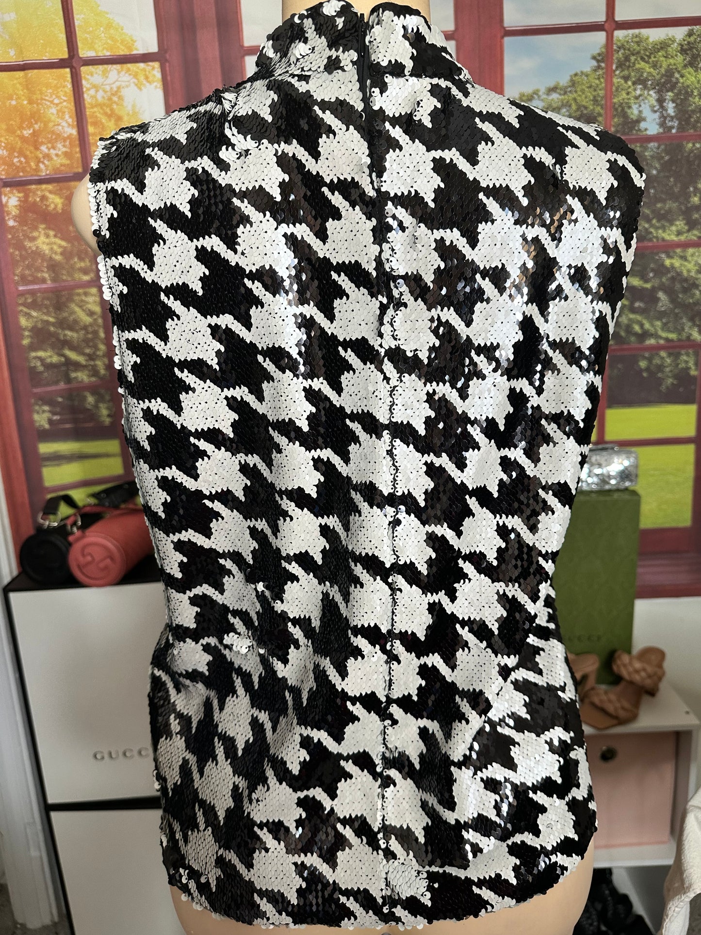 Ann Taylor B/W sequins top sz L