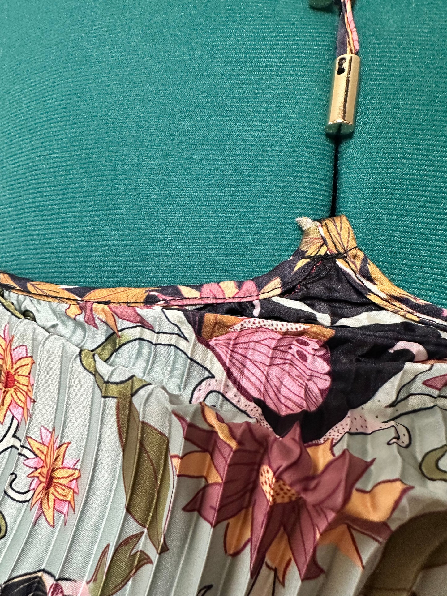 Farm Rio Pleated Sleeveless Dress Black Fkoral Print sz M