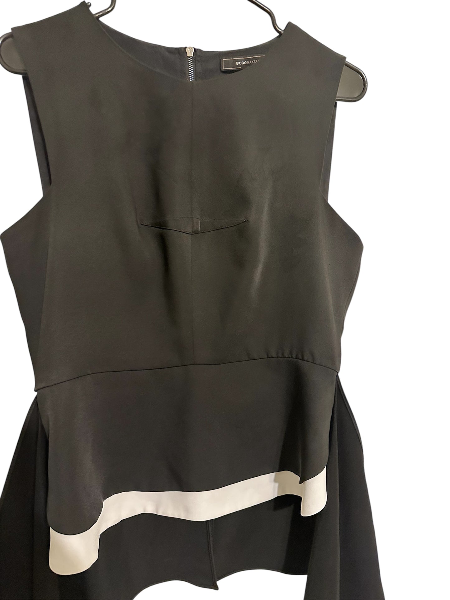 BCBGMaxazaria B/W Hi Lo Sleeveless Top sz M