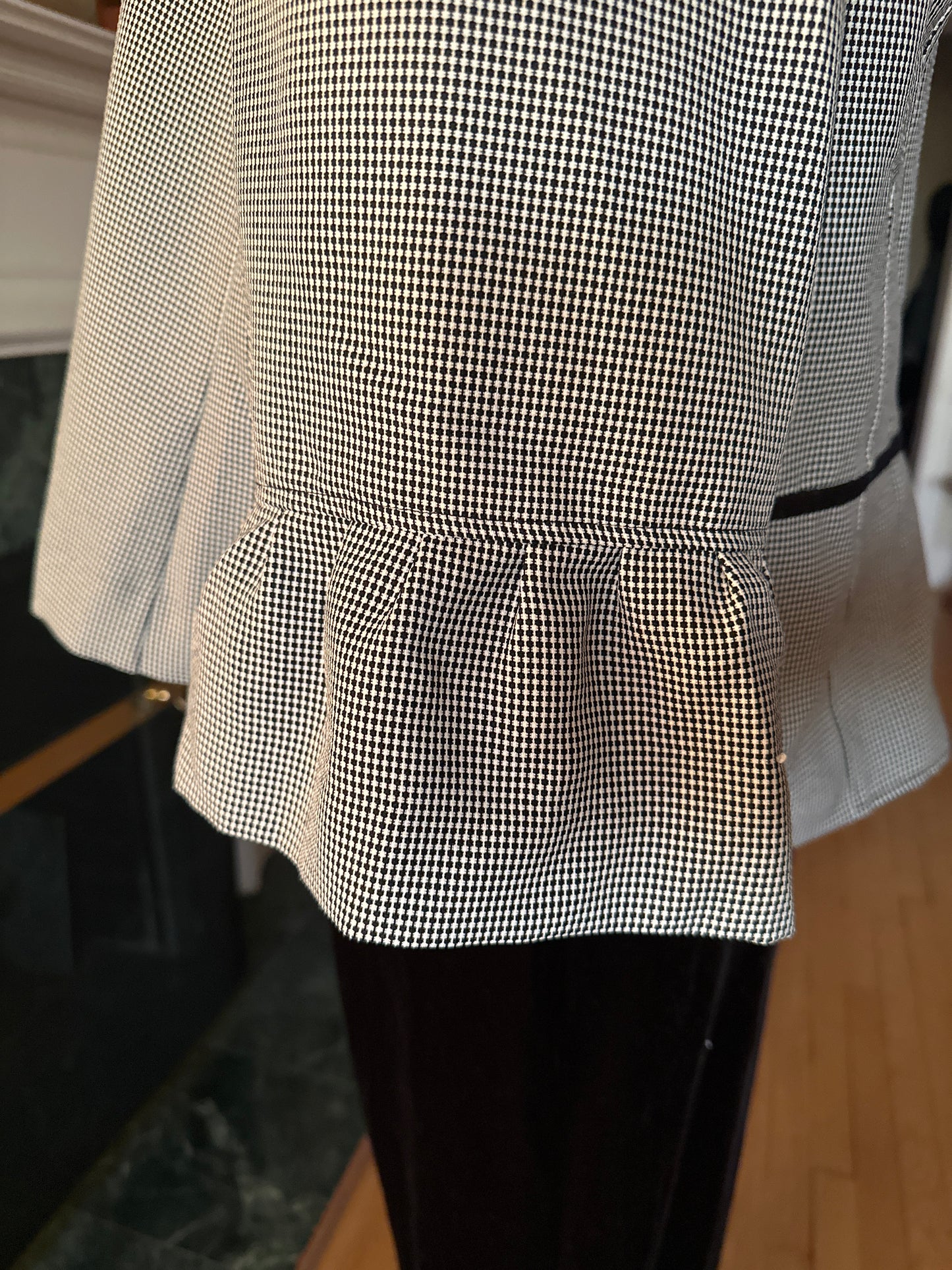 B/W checkered blazer w/ bell sleeves sz 24W