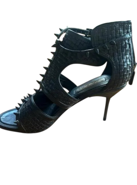 BCBGMaxaria Black leather Stiletto sandals Spikes Sz 6.5