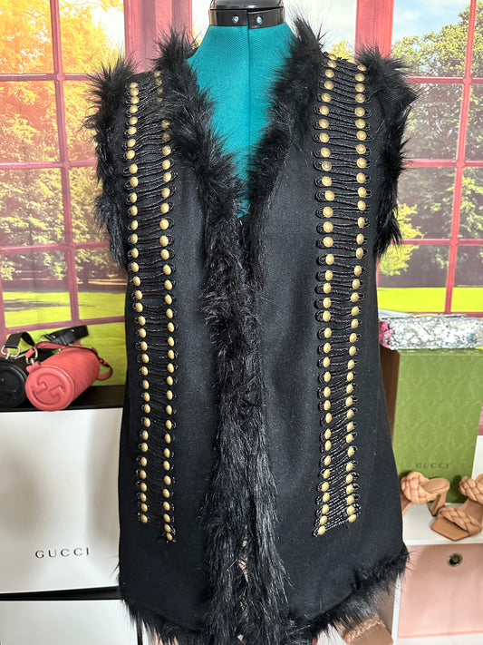 MM Vintage Black vest with faux fur trim and gold accents sz L