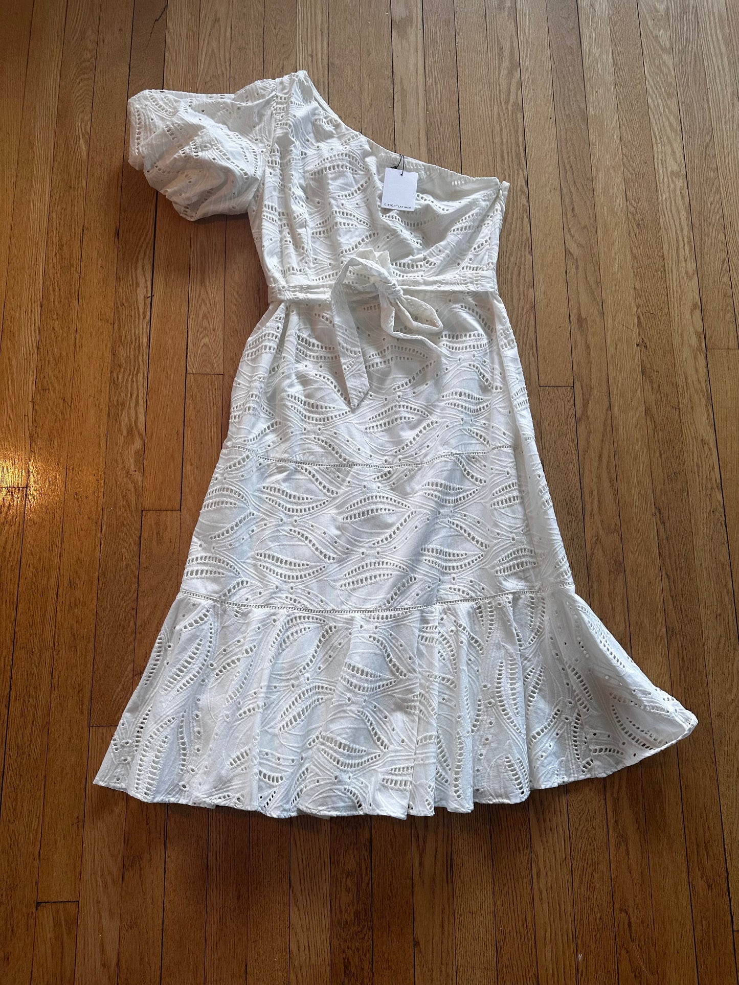 NWT Gibson and Latimor One Shoulder White Eyelet Dress With Belt Sz L