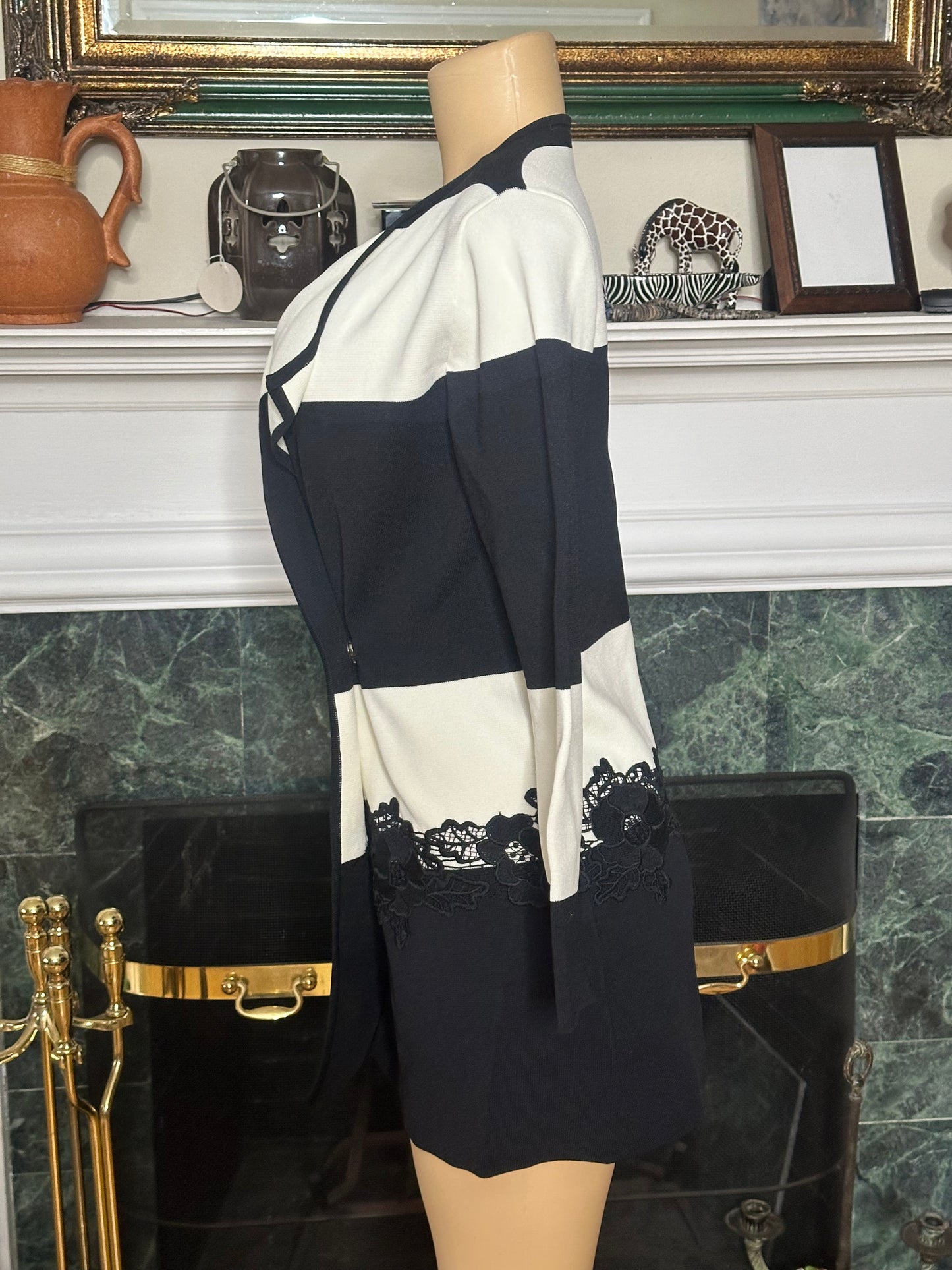 Luii Blk/Cream knit cardigan w/ Lace trim sz s/m Pit 16"