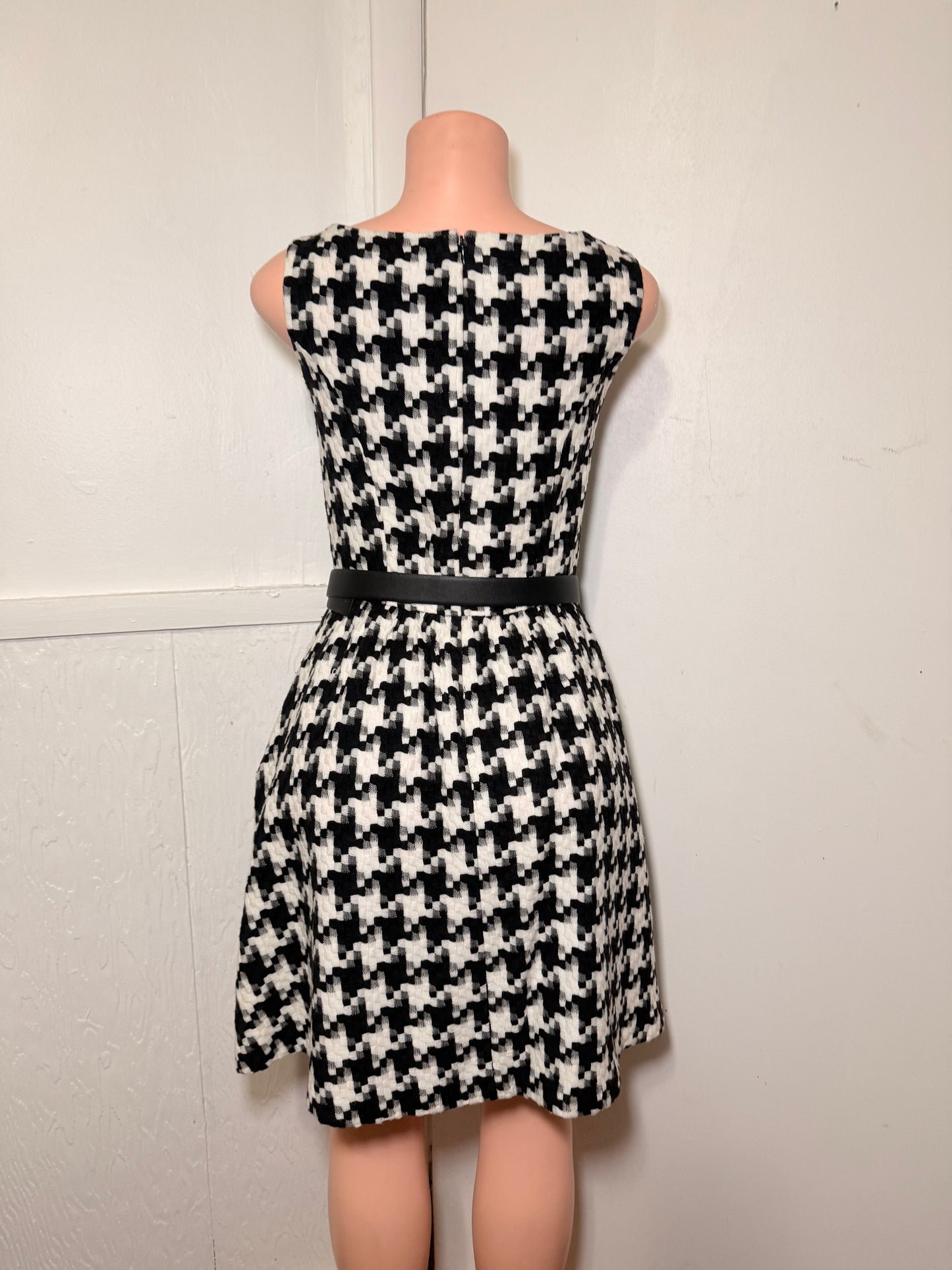 Jessica Sim houndstooth Dress Sz 10 with pockets