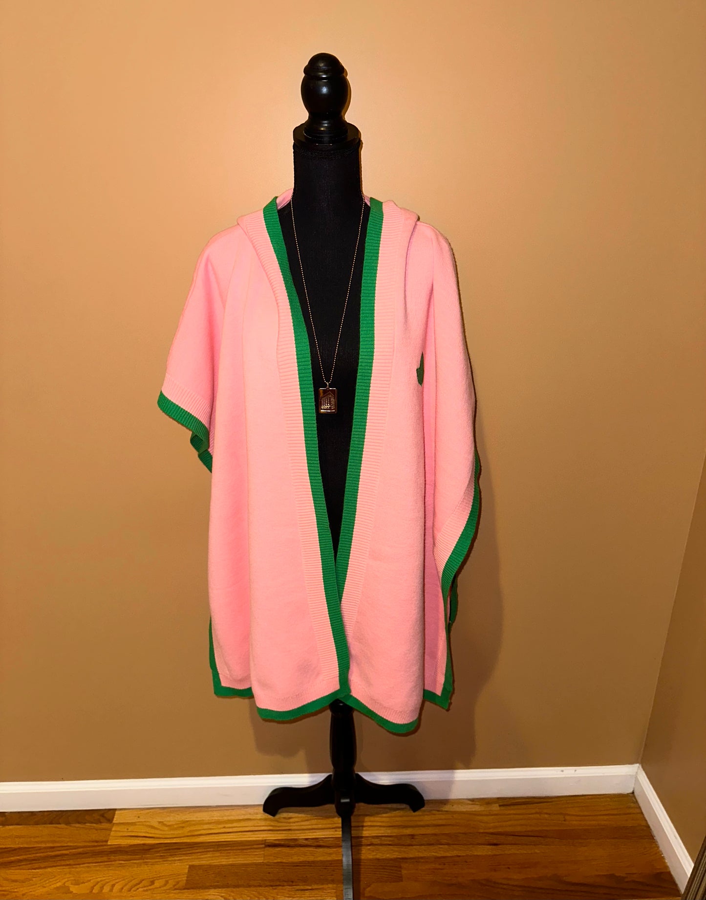 Ivy Store House pink cape