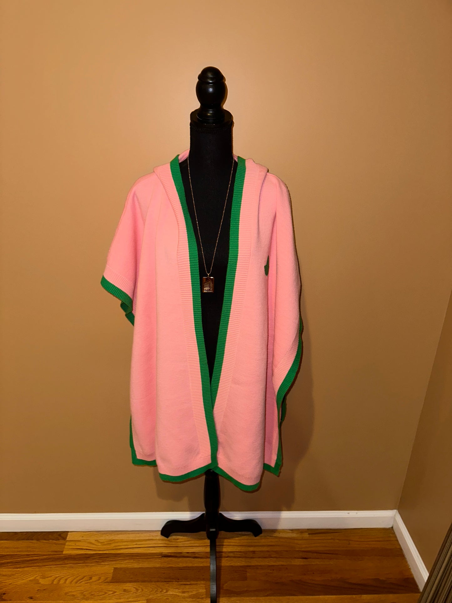 Ivy Store House pink cape