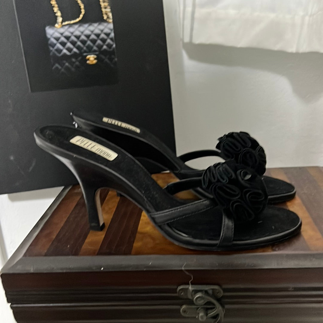 911  Mode Blk slides Sz 8