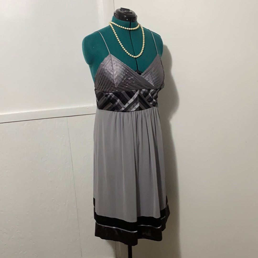 8.8 ELIZA J GREY/BLK DRESS SZ 12