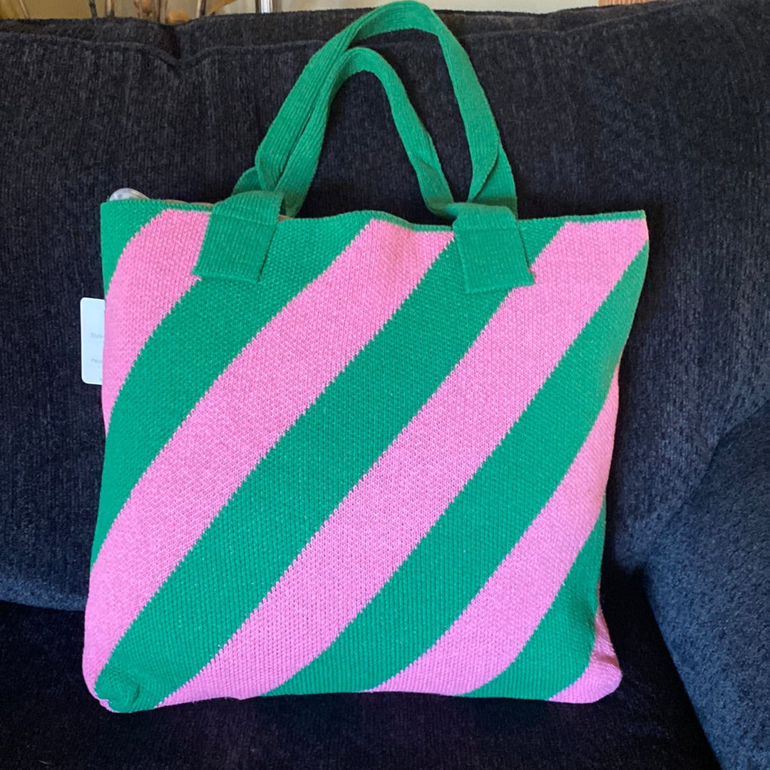 KNIT TOTE BAG NWT 16.5 x 15 /14