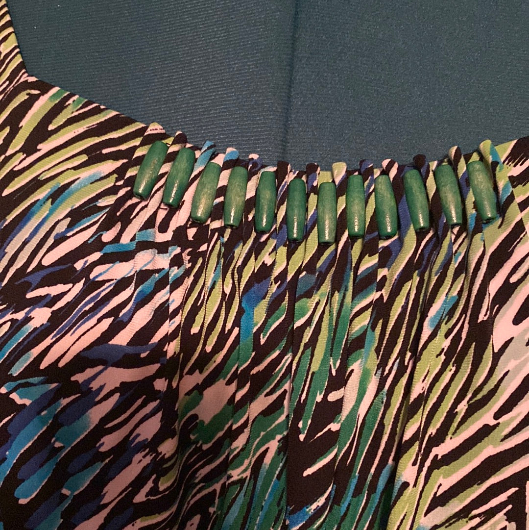 S718 GREEN PRINT BLOUSE W/ WOOD EMBELLISHMENTS NWT SZ 4X