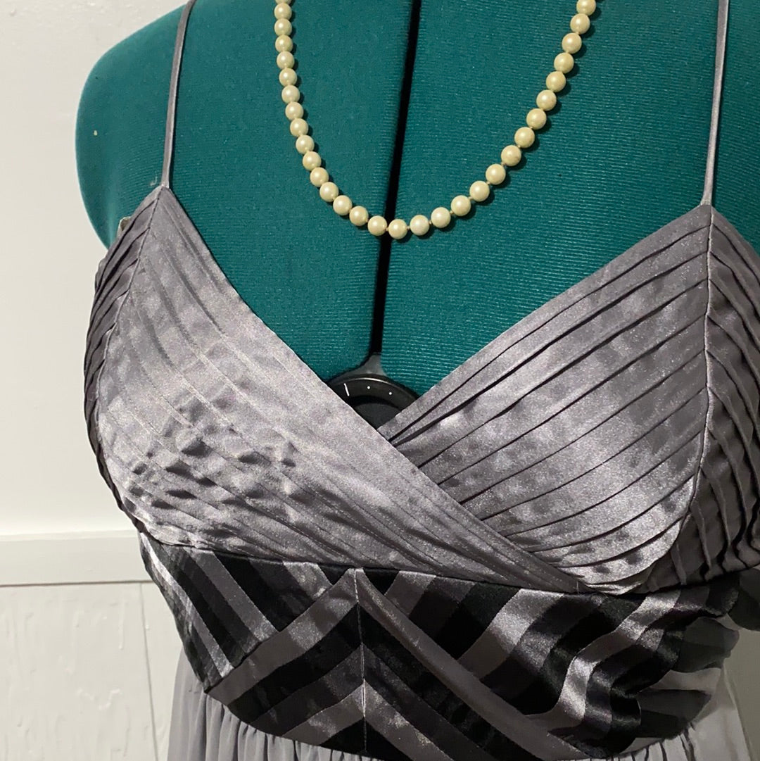 8.8 ELIZA J GREY/BLK DRESS SZ 12