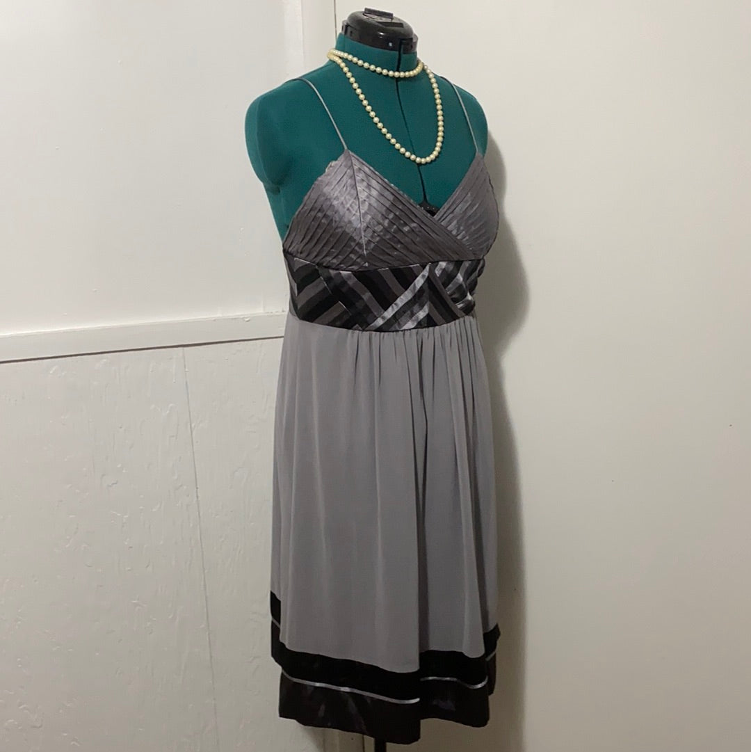 8.8 ELIZA J GREY/BLK DRESS SZ 12